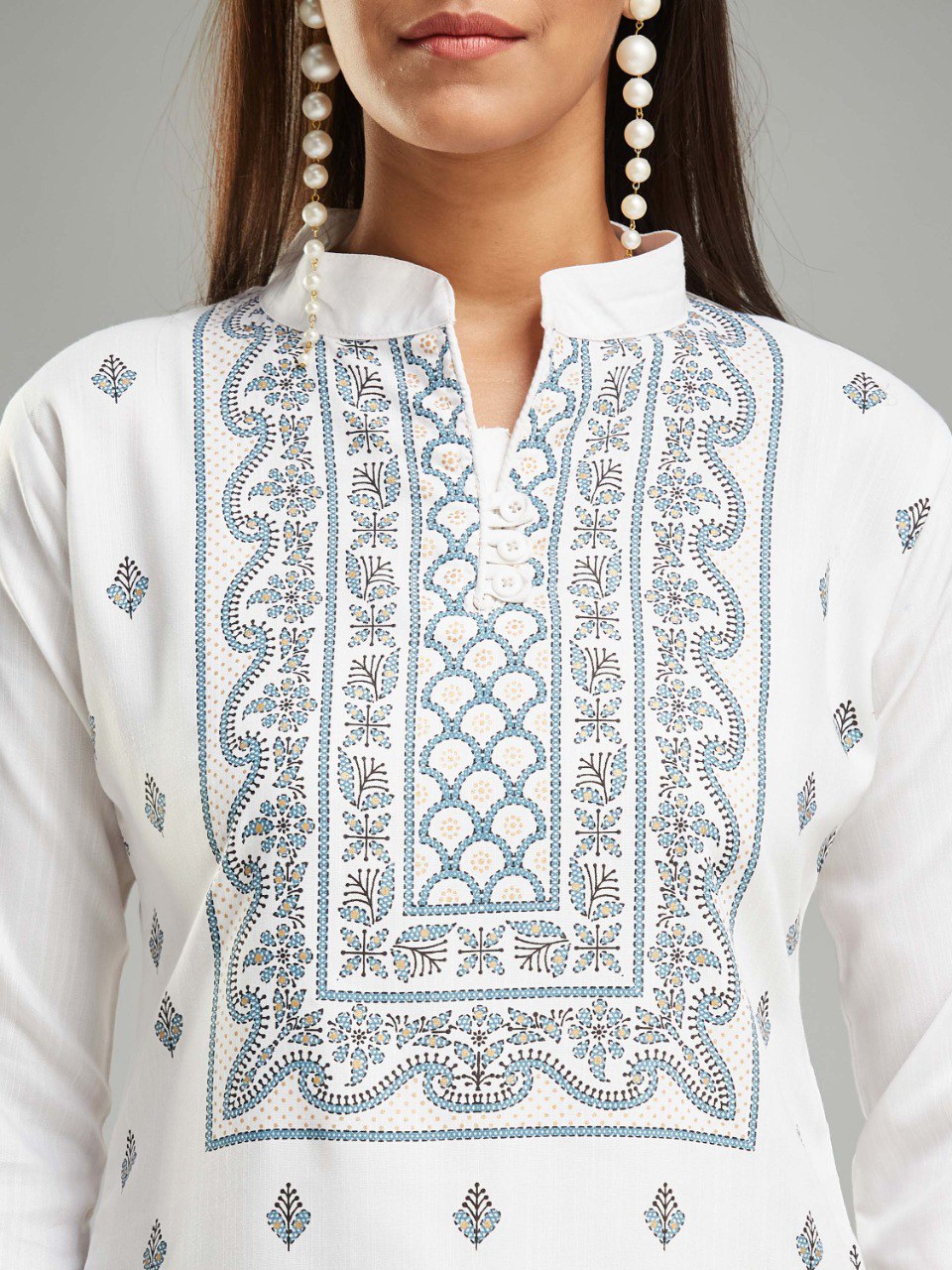 This elegant Designer Kurta Suit Set is crafted from heavy Viscose